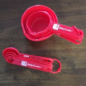 Betty Crocker measuring cups and spoons